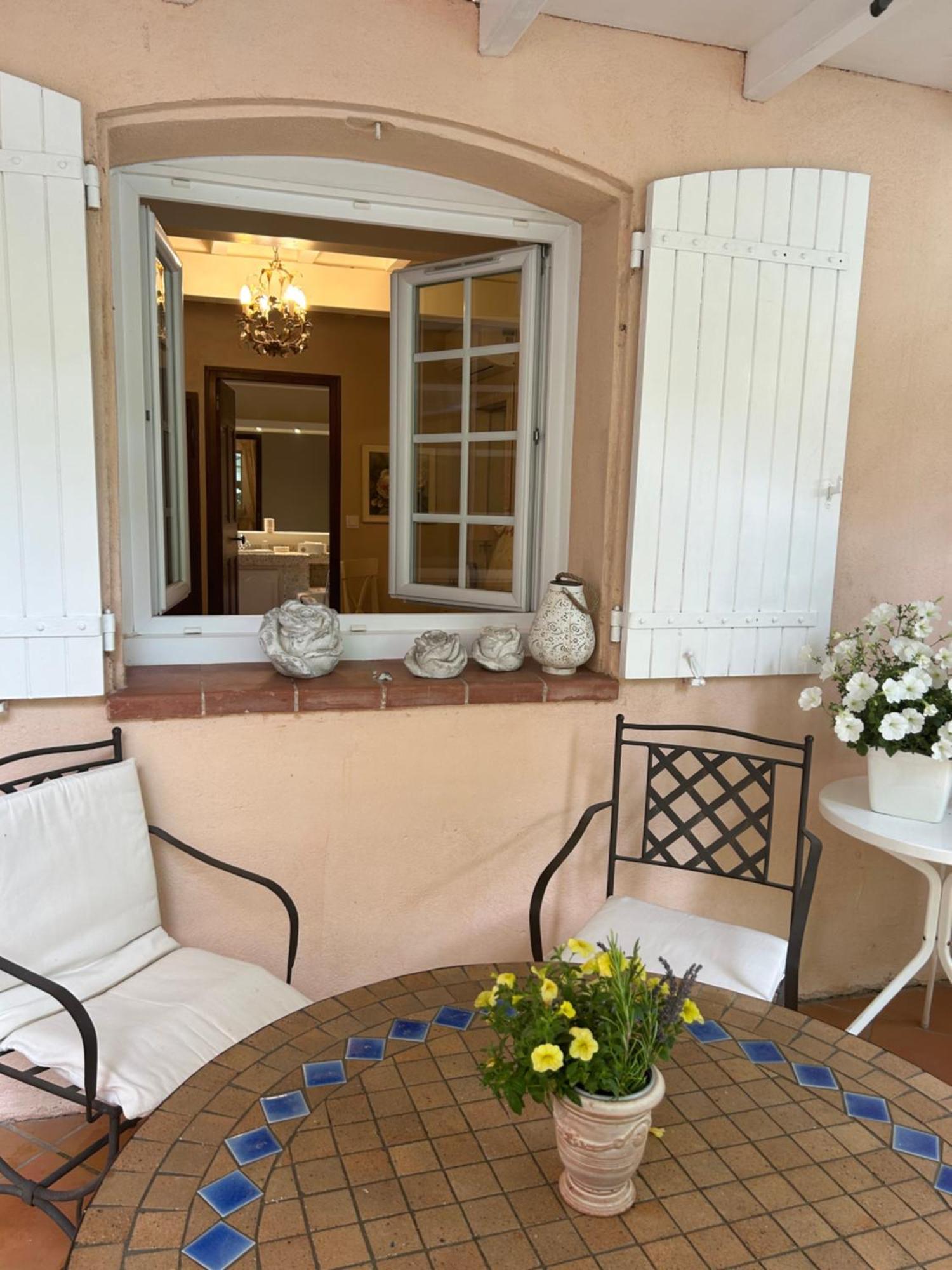 La Villa Rosalie Ventabren Bagian luar foto