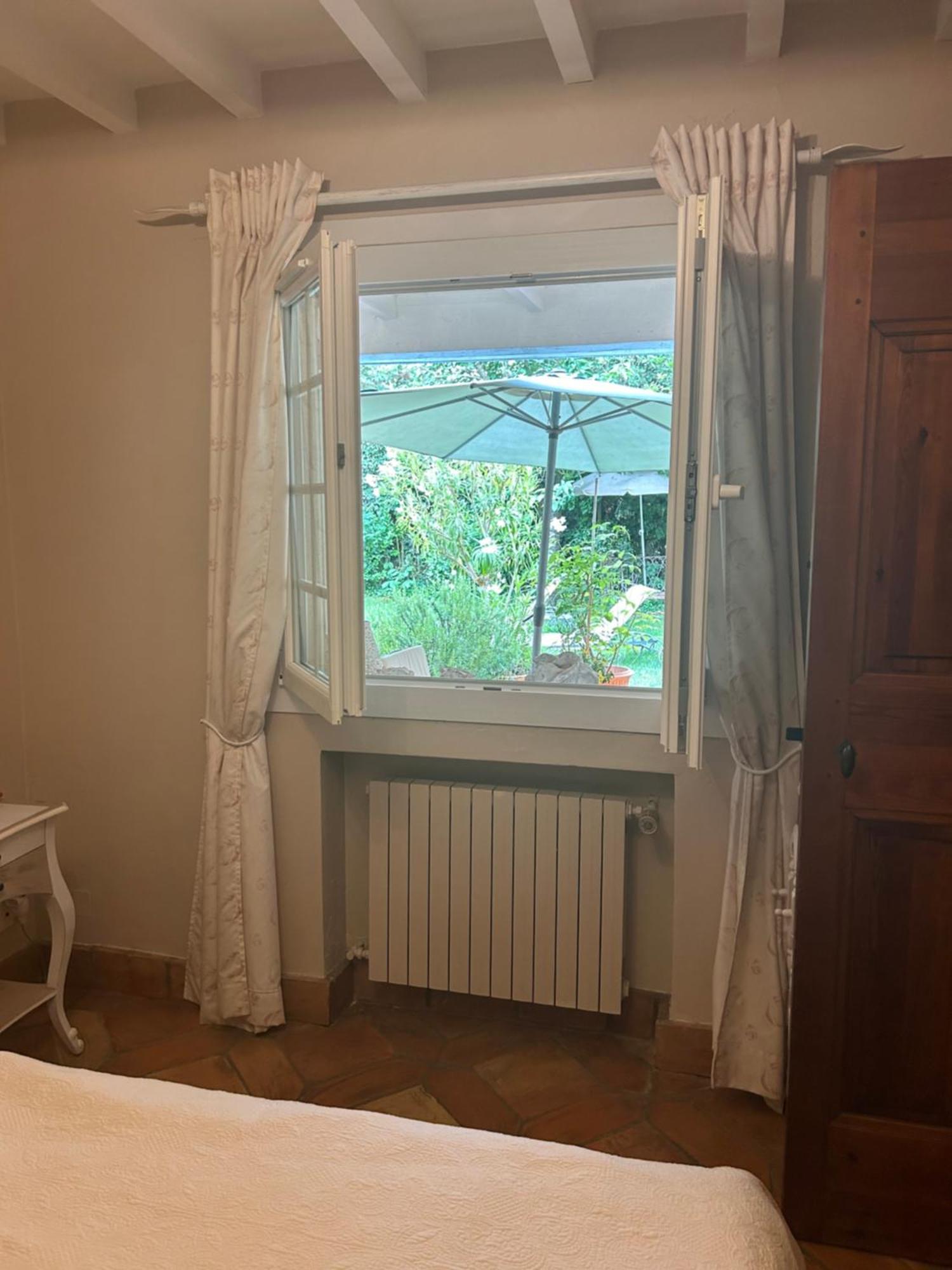 La Villa Rosalie Ventabren Bagian luar foto