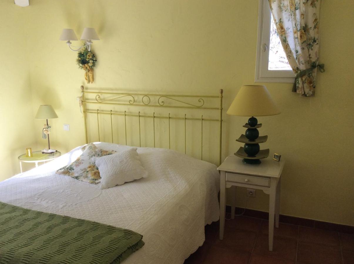 La Villa Rosalie Ventabren Bagian luar foto