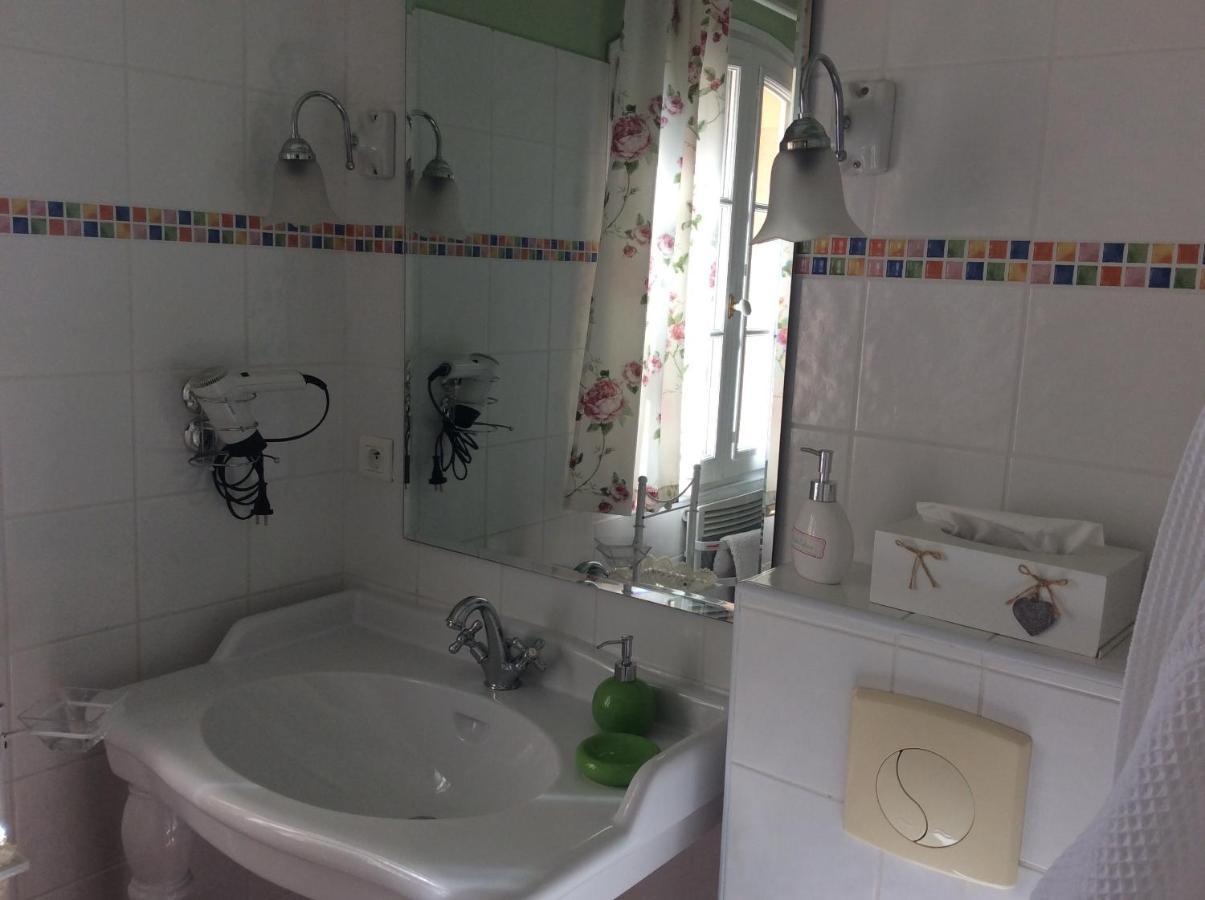 La Villa Rosalie Ventabren Bagian luar foto