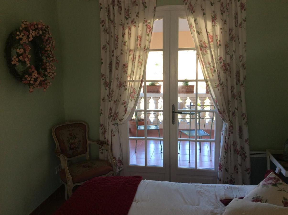 La Villa Rosalie Ventabren Bagian luar foto